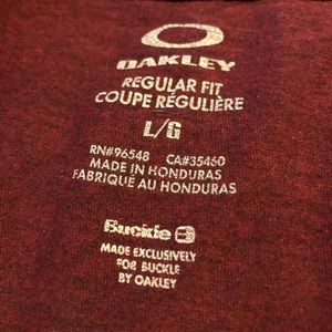 Men’s Oakley Shirt from Buckle